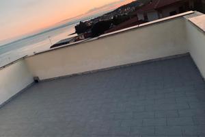 ASCENSORATO CON TERRAZZA 3 PIAN - garage e cantina