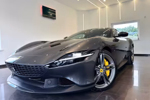 Ferrari Roma full service inclusi 2030 garanzia es