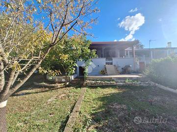 VILLA A SCHIERA A CASSANO DELLE MURGE