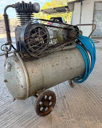 Compressore d’aria portatile d’epoca