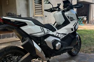 Honda X-ADV 750 2025 - 3.000 km - Pari al nuovo