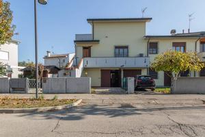 Villetta a schiera di 192 m² con più di 5 locali a