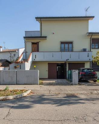 Villetta a schiera di 192 m² con più di 5 locali a