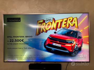 Televisione smart Samsung.