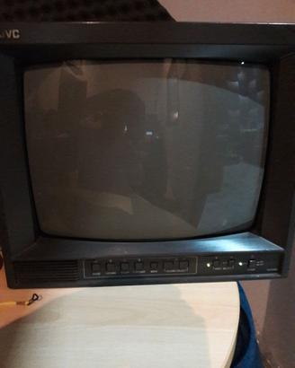 3 MONITOR  A COLORI JVC 14P e 10P PREZZO 250 EURO