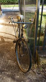 Bicicletta d'epoca Bianchi con motore mosquito 
