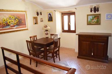 CASA SEMINDIPENDENTE A TAGLIACOZZO