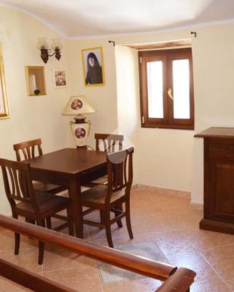 CASA SEMINDIPENDENTE A TAGLIACOZZO