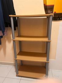 Scaffale moderno in legno