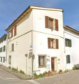 Porzione di casa a Signa (FI)