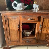 mobile antico con pensile