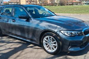 BMW 318d touring restyling 