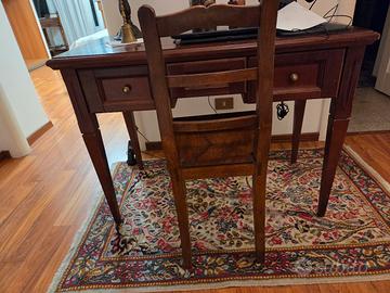 scrivania in legno
