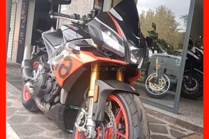 Aprilia tuono 1100 v4 factory +0maggi0 casco+rate
