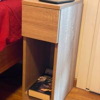 Comodino nuovo con cassetto