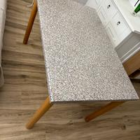 Tavolo da cucina con sedie