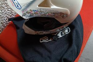 casco cross in fibra