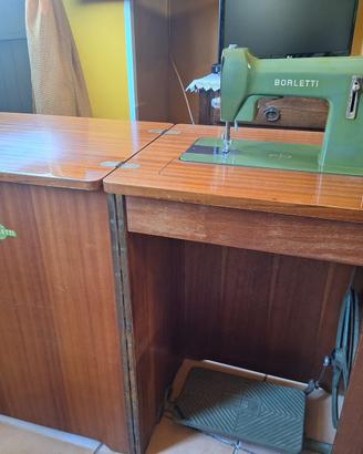 Macchina da cucire vintage Borletti