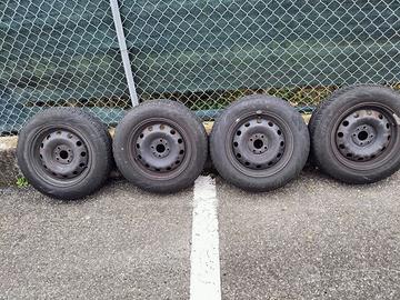 Gomme invernali+ cerchi  175/70 R14 per Fiat Doblò