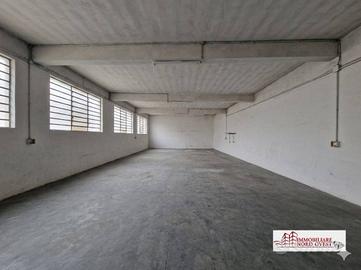Immobile di 200 m² con 2 locali a Magenta