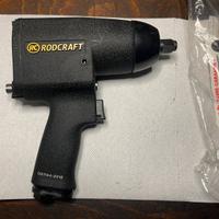 Avvitatore pneumatico ad impulsi