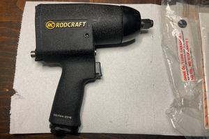 Avvitatore pneumatico ad impulsi