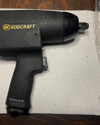 Avvitatore pneumatico ad impulsi