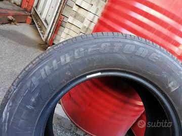 Gomme nuove Bridgestone 235/60R16 100H