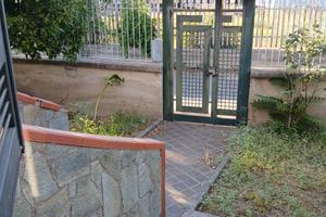 Casa indipendente con giardino