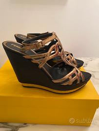 Meravigliose scarpe Fendi