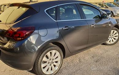 Opel Astra specchi mensola fanalini