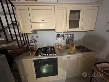 Cucina in legno marca Minacciolo mod. Tola’