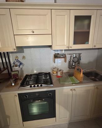 Cucina in legno marca Minacciolo mod. Tola’