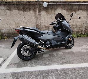 Yamaha TMax 560