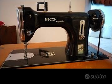 Macchina da cucire Necchi Esperia anni 60