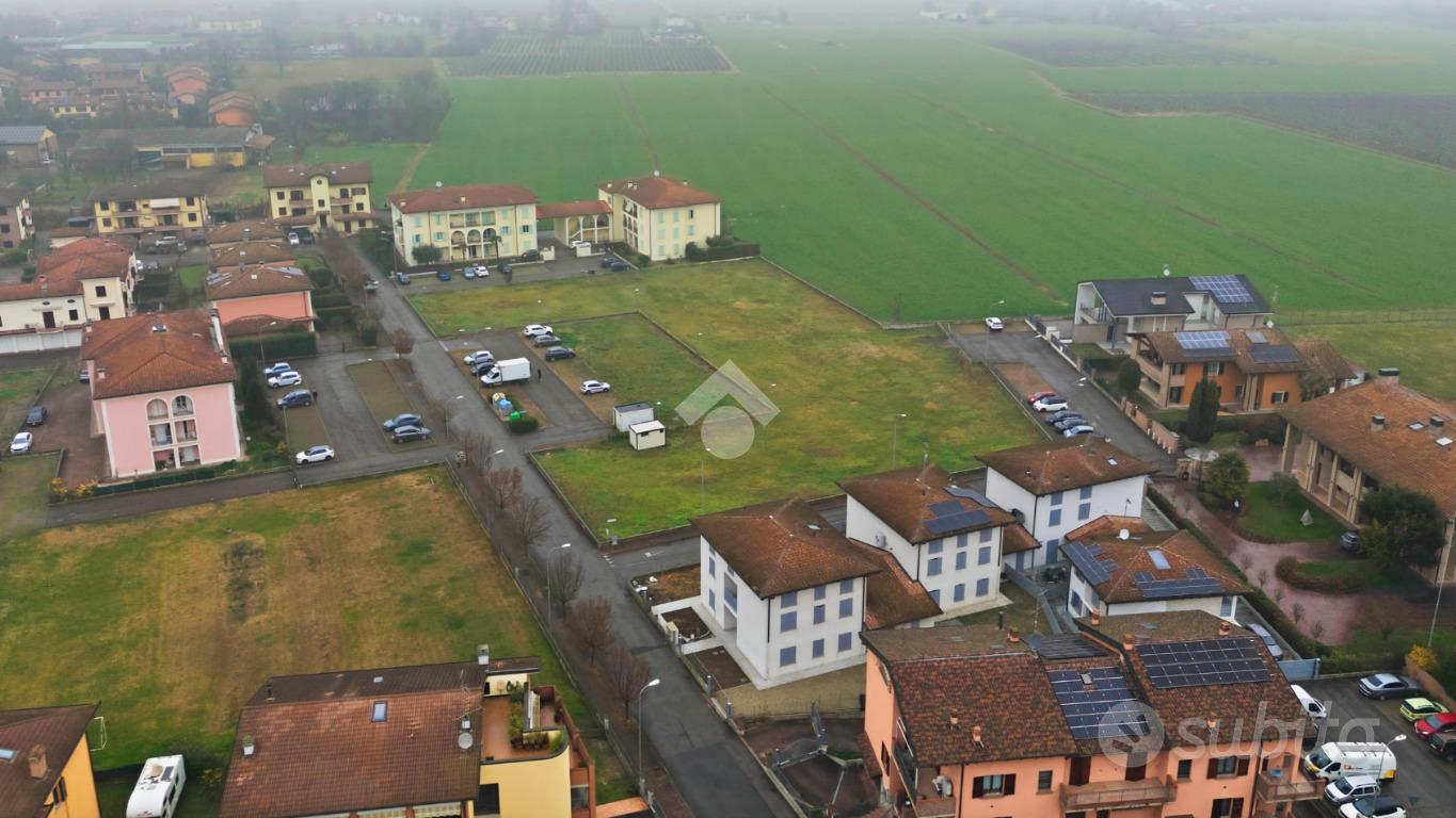 TER. RESIDENZIALE A CADELBOSCO DI SOPRA - View 4