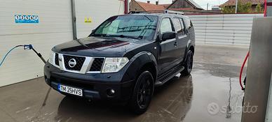 Nissan Pathfinder 2.5 dCi XE Plus. 7 POSTI