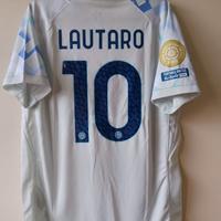 10 Lautaro Martinez, maglia Inter con patch