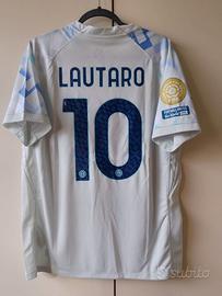10 Lautaro Martinez, maglia Inter con patch