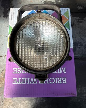 Faro trattore muletto luce ausiliario defender