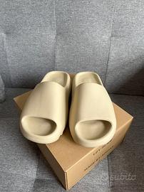 Ciabatte adidas Originals Yeezy.