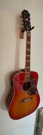 Chitarra acustica amplificata nuova.