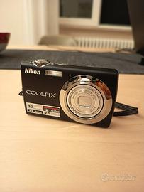 Nikon Coolpix S220 nera + accessori originali