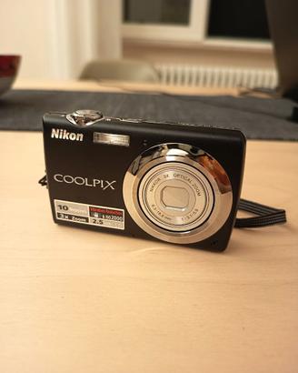 Nikon Coolpix S220 nera + accessori originali