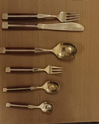 Servizio posate thai in ottone e teak