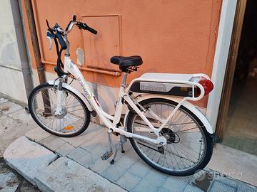 bici elettrica a batteria 