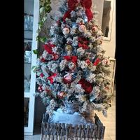Albero di natale innevato 
