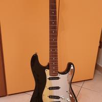 Chitarra Fender Squier Stratocaster LIMITED ED