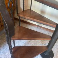 Scala a chiocciola artigianale auto portante