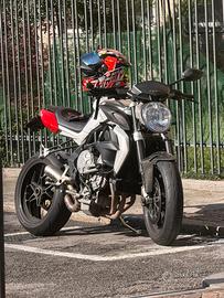 Mv brutale 800